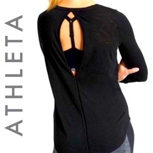 🆕Athleta NWT “Cutout Breezy Top” size Large✨Black